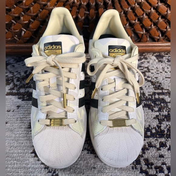 Adidas Camouflage Superstar Shoes - Men’s 7 / Women’s 8 - Picture 3 of 11
